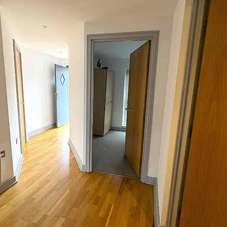 Centre 2-bed - Location Near Shops And Museums 아파트 *