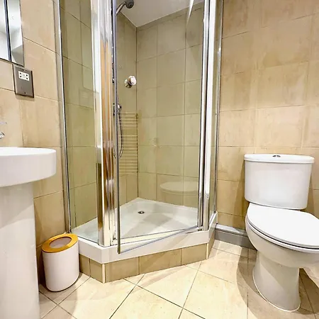 شقة Centre 2 Bed Flat With Disable Access 2 Bath - Balcony And View *