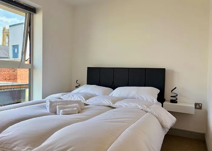 City Centre 2 Bed Flat With Disable Access 2 Bath Flat - Balcony And View 公寓 *