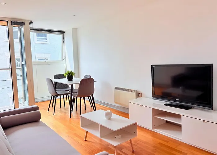 City Centre 2 Bed Flat With Disable Access 2 Bath Flat - Balcony And View 公寓 *