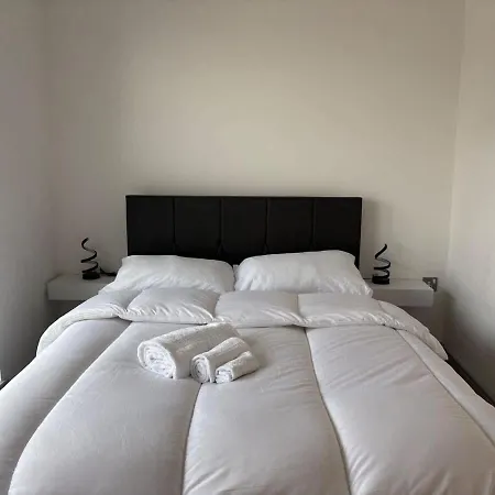 Centre 2-bed - Location Near Shops And Museums Apartmán *