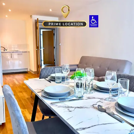 Centre 2 Bed Flat With Disable Access 2 Bath - Balcony And View דירה יורק